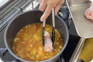 肉を入れる